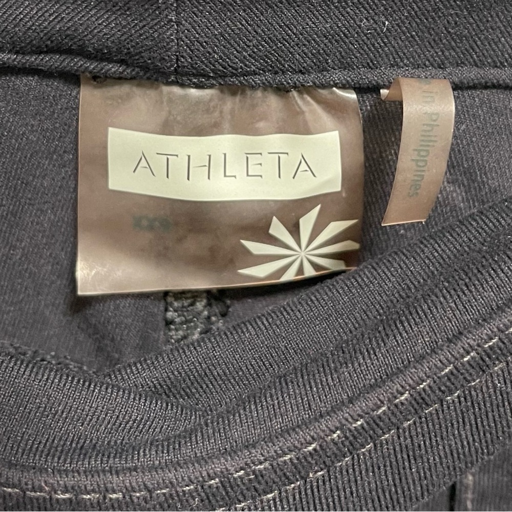 Athleta Black Bettona Boyfriend Pant Relaxed fit, Mid-rise, Relaxed Leg Size XXS - Picture 7 of 8